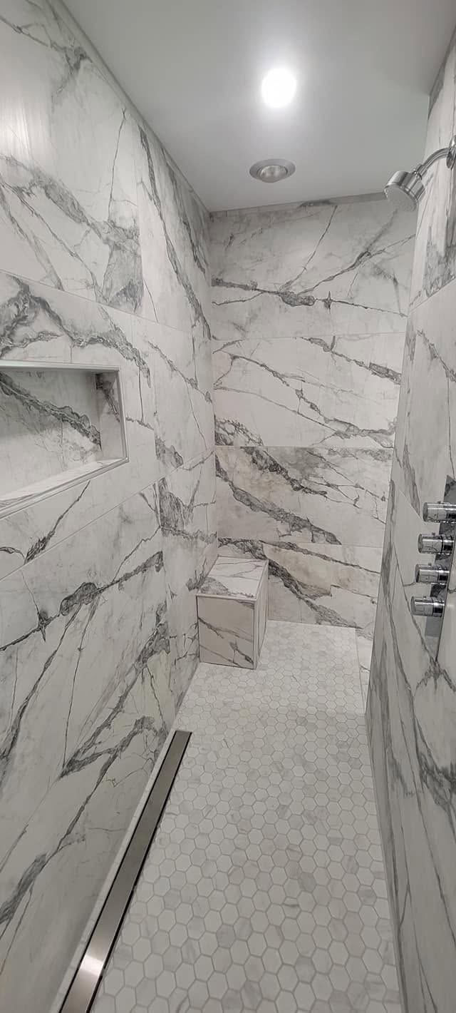 Douche à l’italienne haut de gamme avec plancher chauffant